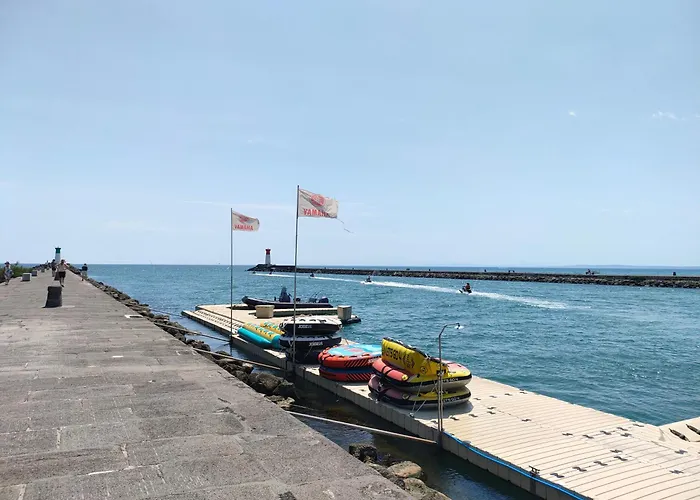 Entre Et Riviere Agde